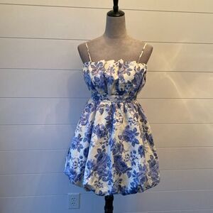 BOUTIQUE Short Floral CocktailDress Blue/White Size Small
